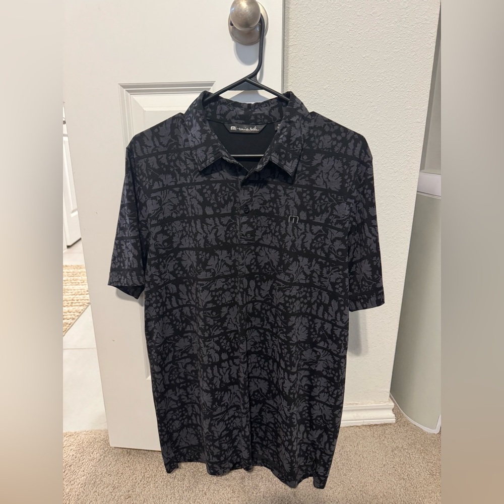 Travis Mathew Black and Gray Patterned Polo Shirt medium
